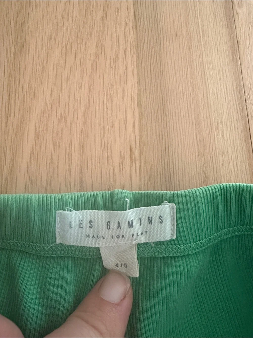 Les Gamins shorts size 4/5 in grass